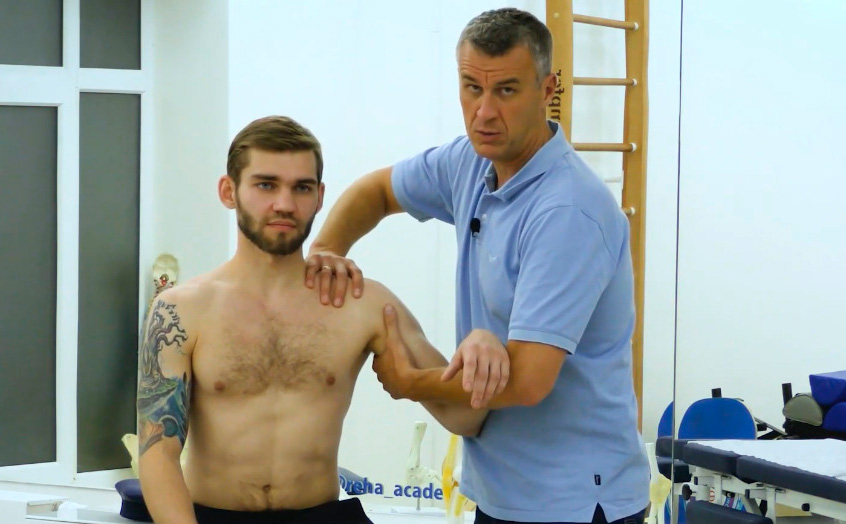 Оценка трансляторных движений и резистивные тесты в плечелопаточном суставе
